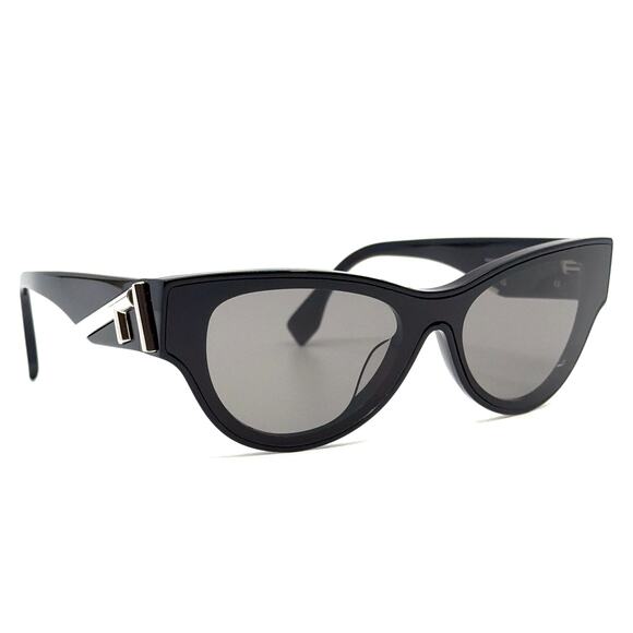 New!!! FENDI Sunglasses FE40135F 01A Authentic main image 4